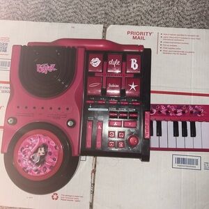 Bratz DJ keyboard mixer